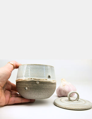 Small Garlic pot
